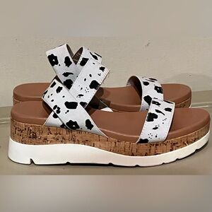 Maui Island “Moana” Women's Cow Print Sandals size 9M